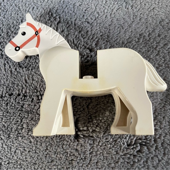 LEGO Knights Set with Black and White Horses - Picture 8 of 8